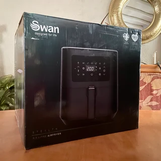 Brand new sealed Swan Stealth Digital Air Fryer 5.5L - Black
