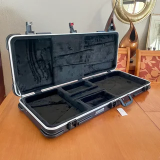 Brand new Ibanez Roadtour Moulded Hardshell Electric Guitar Case MR350C - Black