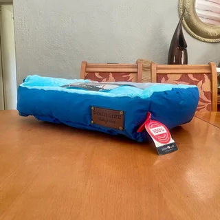 Brand new Dog’s Life Vintage Lounger Waterproof Winter Pet Dog Cat Bed 55x36cm - Blue