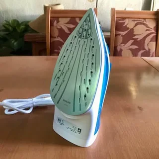 Brand new Philips EasySpeed 2000W Drip Stop Steam Iron - Blue