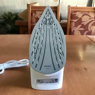 Brand new Philips EasySpeed 2000W Drip Stop Steam Iron - Blue