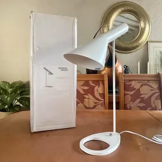 Brand new George &amp; Mason Metal Retro Desk Table Lamp - White