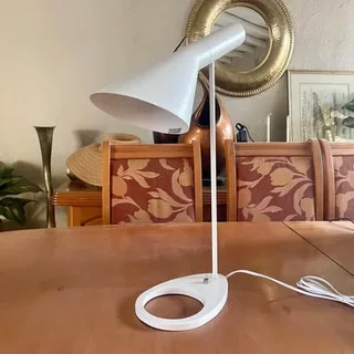 Brand new George &amp; Mason Metal Retro Desk Table Lamp - White