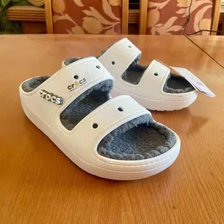 Brand new Crocs Classic Cozzzy Sandal UK M7/W8 - White