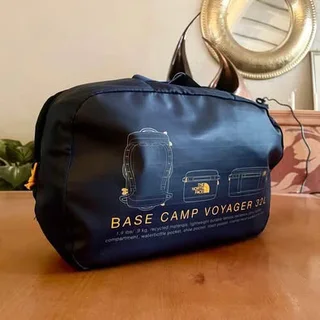 Brand new The North Face Base Camp Voyager Duffel 32L - Summit Navy / Summit Gold
