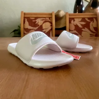 Brand new Nike Victori One Womens Slide UK5.5 - Barely Rose/Metallic Silver