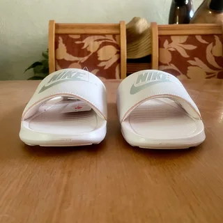 Brand new Nike Victori One Womens Slide UK5.5 - Barely Rose/Metallic Silver