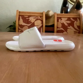 Brand new Nike Victori One Womens Slide UK5.5 - Barely Rose/Metallic Silver