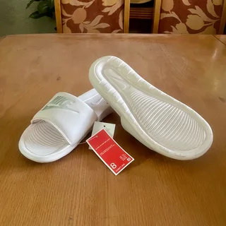 Brand new Nike Victori One Womens Slide UK5.5 - Barely Rose/Metallic Silver