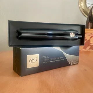 Brand new genuine Ghd Max Professional Wide Plate Hair Styler Straightener - Black