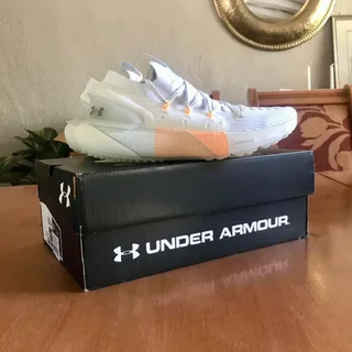 Brand new Under Armour womens HOVR Phantom 3 Launch Road Running Shoes UK6/EU40 - White/Orange