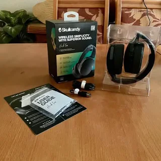 [SOLD] Brand new Skullcandy Hesh Evo Wireless Bluetooth Headphones - Black