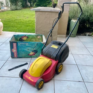 [SOLD] Working Wolf Garden 1000W Electric Lawnmower - Motor like new - Sandton