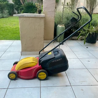 [SOLD] Working Wolf Garden 1000W Electric Lawnmower - Motor like new - Sandton