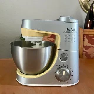 Working Tefal 900W Kitchen Machine w/ Accessories - Gently used - Sandton