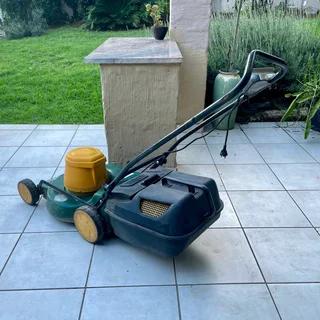 [SOLD] Working Trimtech 2400W Heavy Duty Electric Lawnmower - Good condition - Sandton