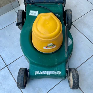 [SOLD] Working Trimtech 2400W Heavy Duty Electric Lawnmower - Good condition - Sandton
