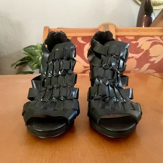 Studio-W Leather High Heels Size 6 - Like new - Sandton