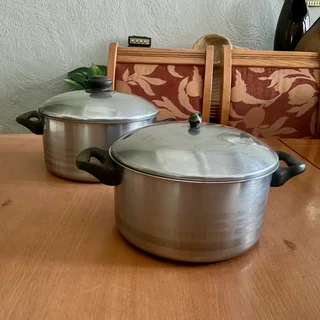 2 x Aloe Stainless Steel Pots - Good condition - Sandton