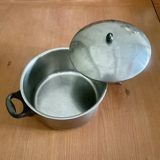 [SOLD] 2 x Aloe Stainless Steel Pots - Good condition - Sandton