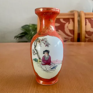 Vintage Chinese Vase - Like new - Sandton