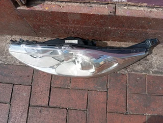 Ford fiesta headlight xenon 2010
