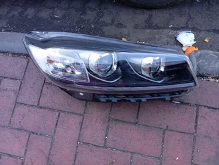Kia Sorento Headlight Right Side