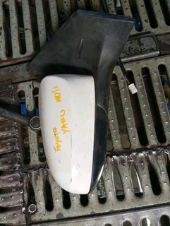 Toyota Yaris 2019 Side Mirror Right no indicator