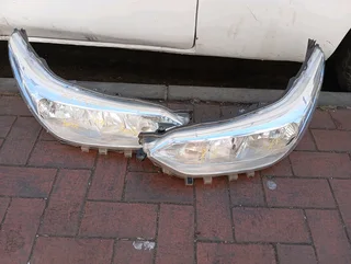 Toyota Yaris Yaris Headlight Both Side