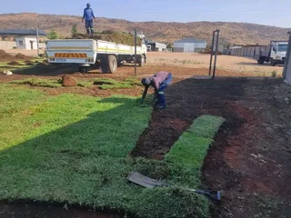 Grassfarm Instant Lawn sales &amp; deliver Kikuyu grass ,LM Grass .Compost &amp; Lawndressing.