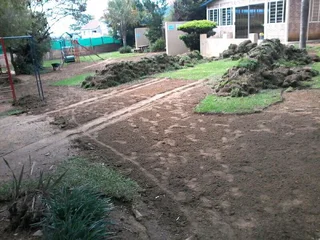 Grassfarm Instant Lawn sales &amp; deliver Kikuyu grass ,LM Grass .Compost &amp; Lawndressing..