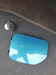 Renault Kwid petrol tank cover