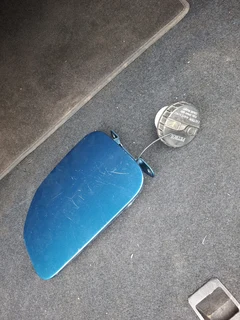 Renault Kwid petrol tank cover