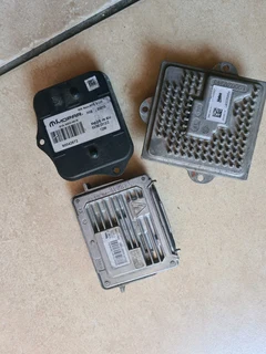 Jeep Cherokee headlight ballasts