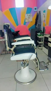 Salon chair