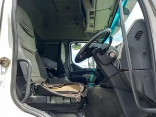 MASSIVE SALE – 2014 Renault Premium Lander 440 Double Axle Truck