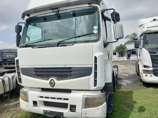 MASSIVE SALE – 2014 Renault Premium Lander 440 Double Axle Truck