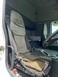 MASSIVE SALE – 2014 Renault Premium Lander 440 Double Axle Truck