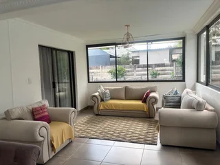 Couch - Ad posted by Andrea Sanza