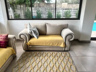 Couch - Ad posted by Andrea Sanza