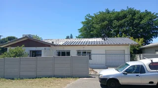 Roof Pressure Hoze Cleaning