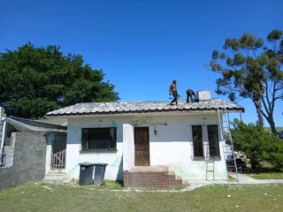 Roof Pressure Hoze Cleaning