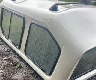 2004 Hilux lwb half door canopy
