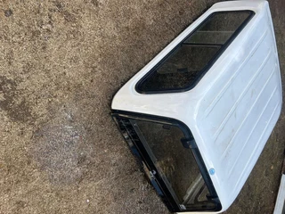 2020 Nissan NP 200 canopy
