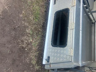 2012 Isuzu double cab aluminium canopy