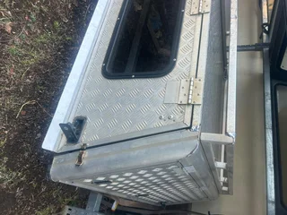 2012 Isuzu double cab aluminium canopy