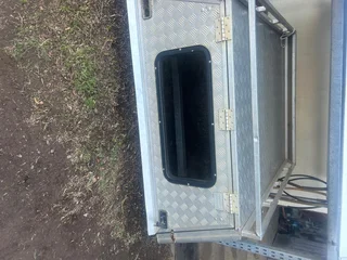 2012 Isuzu double cab aluminium canopy