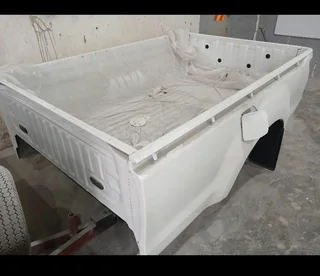 2023 Isuzu lwb load bin