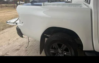 2025 Toyota Hilux double cab loadbin