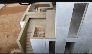 HANDYMAN AND HOME RENOVATORS TILER CARPENTER BUILDER DRYWALL PAINTER PLUMBER WATERPROOFING